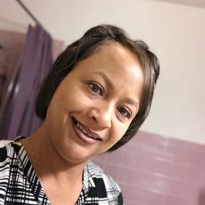 Meet your Posher, Alicia